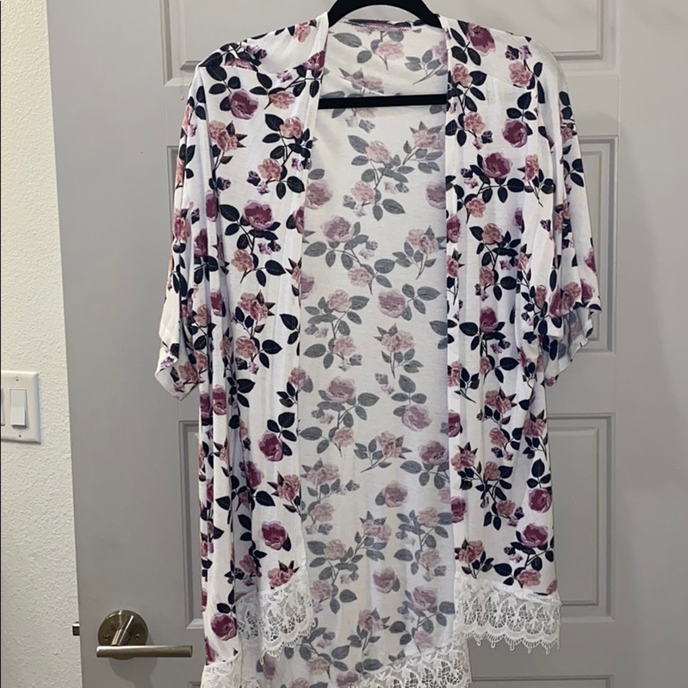 Floral lace kimono